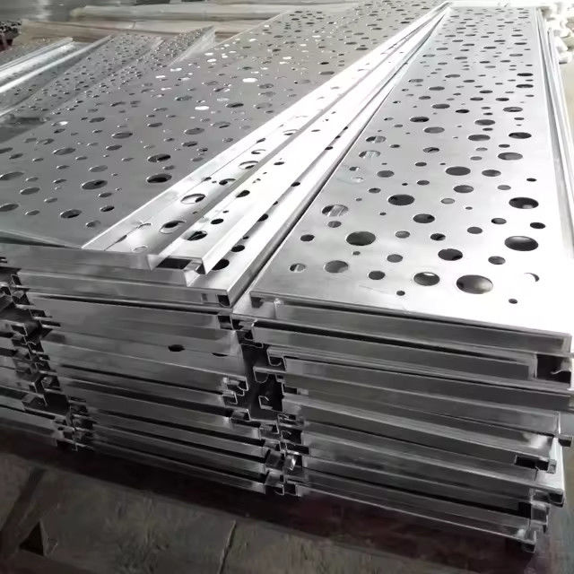 고음 단열 알루미늄 복합판과 높은 경화 저항 2440mm 길이